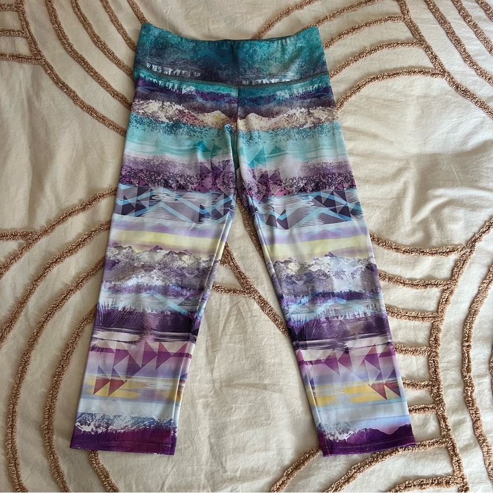 Onzie cropped hot yoga pants